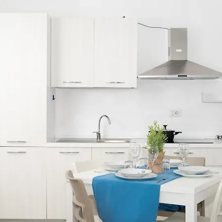 White-villetta Con Piscina, Giardino E Parcheggio *