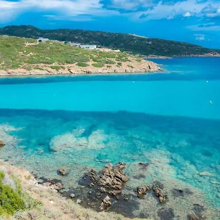 White, With Pool * Viddalba